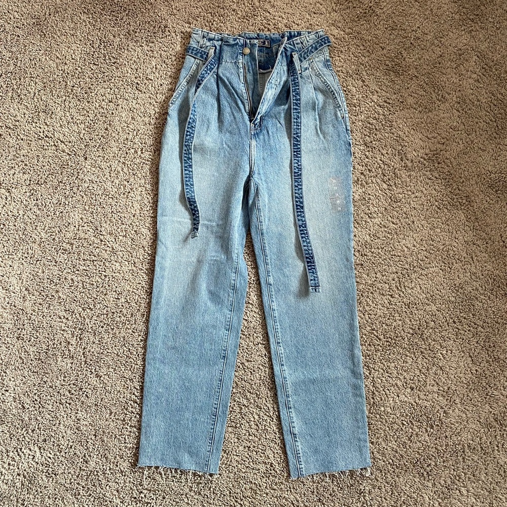 Abercrombie & Fitch mom jeans, size 24, washed blue